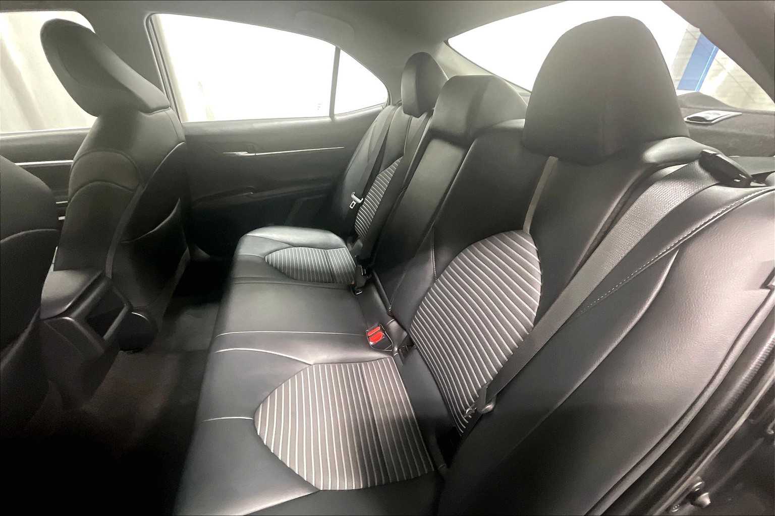 2023 Toyota Camry SE - Photo 15