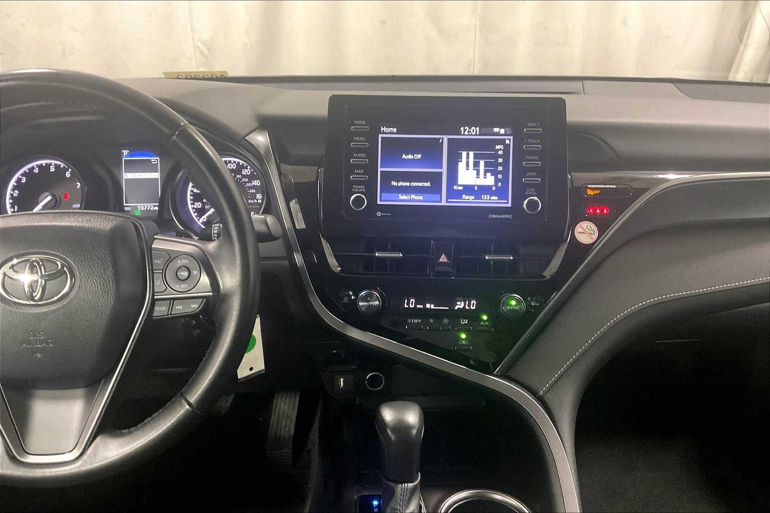 2023 Toyota Camry SE - Photo 18