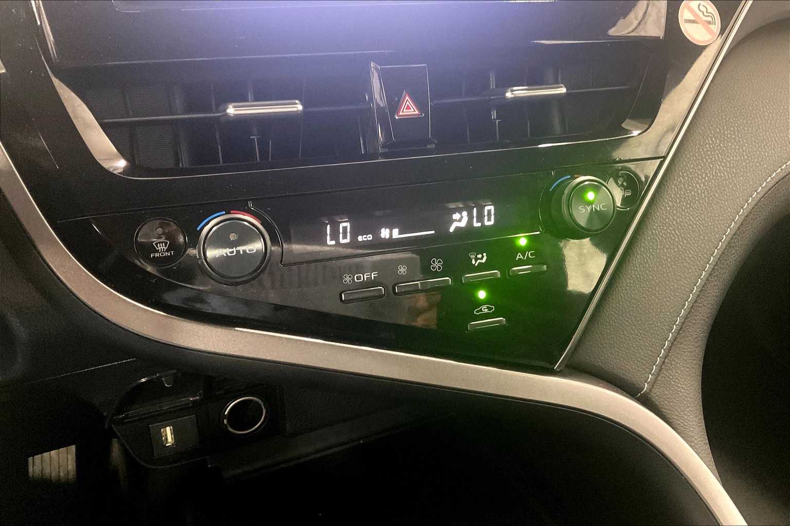 2023 Toyota Camry SE - Photo 25