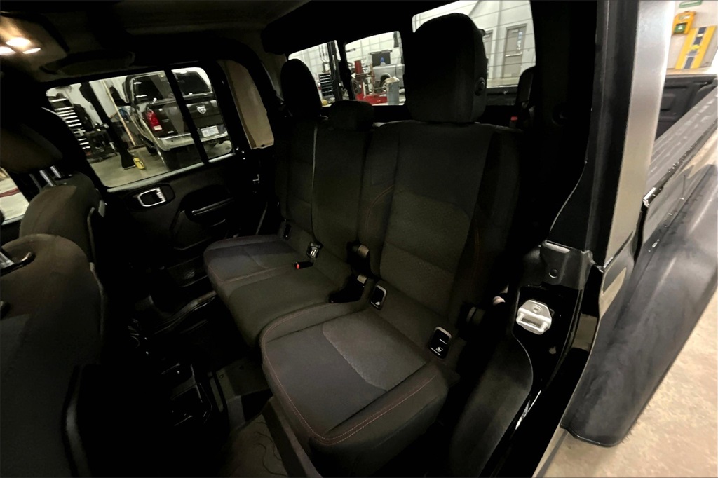 2021 Jeep Gladiator Rubicon - Photo 15