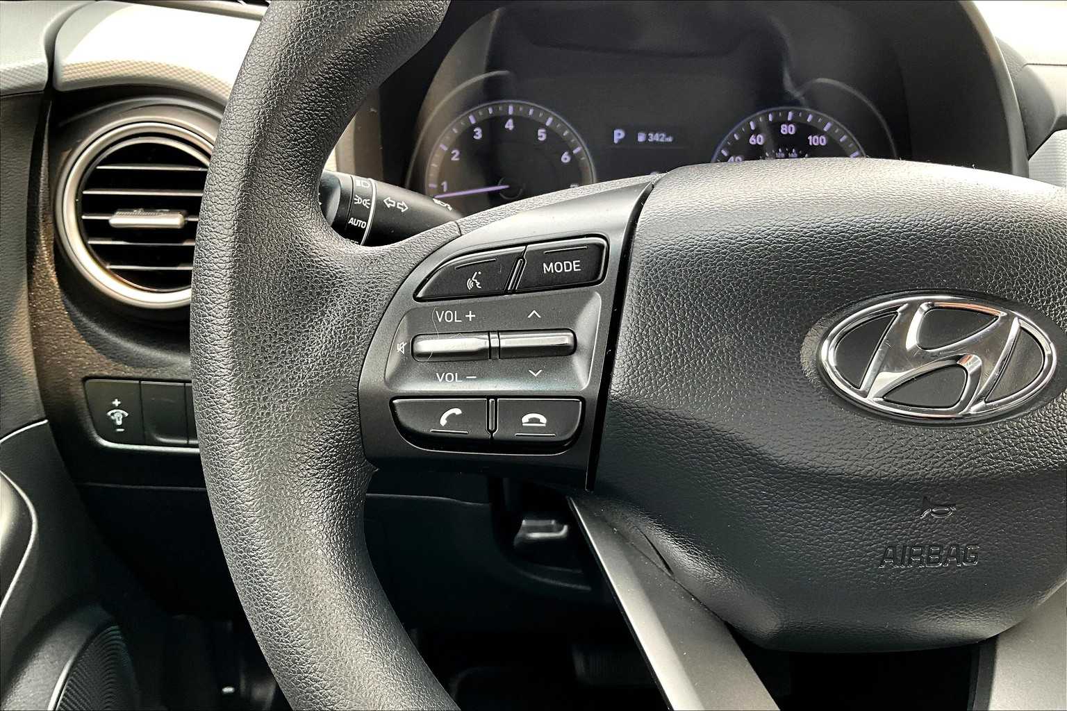 2020 Hyundai Kona SE - Photo 23