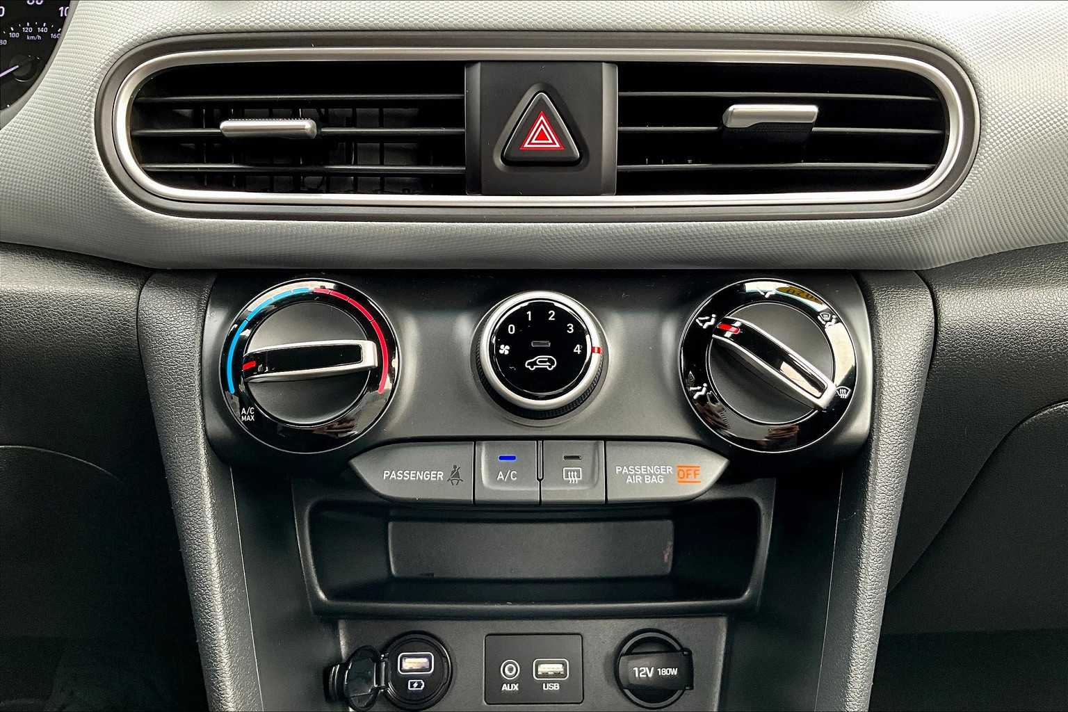 2020 Hyundai Kona SE - Photo 26