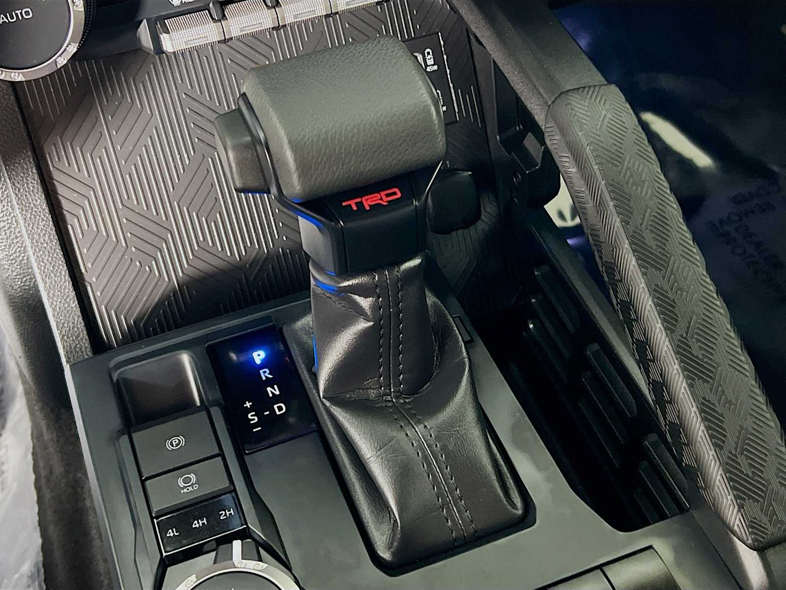 2025 Toyota Tacoma TRD Sport - Photo 16