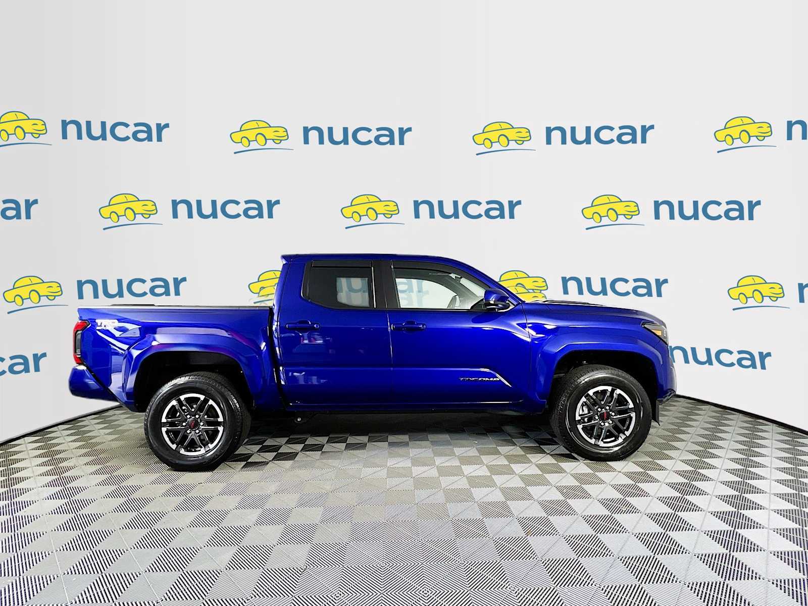 2025 Toyota Tacoma TRD Sport - Photo 8