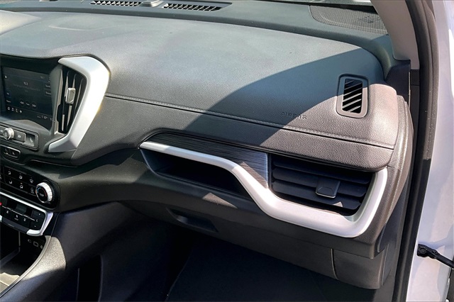 2024 GMC Terrain SLE - Photo 17