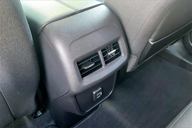 2024 GMC Terrain SLE - Photo 28