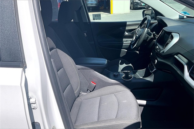 2024 GMC Terrain SLE - Photo 7