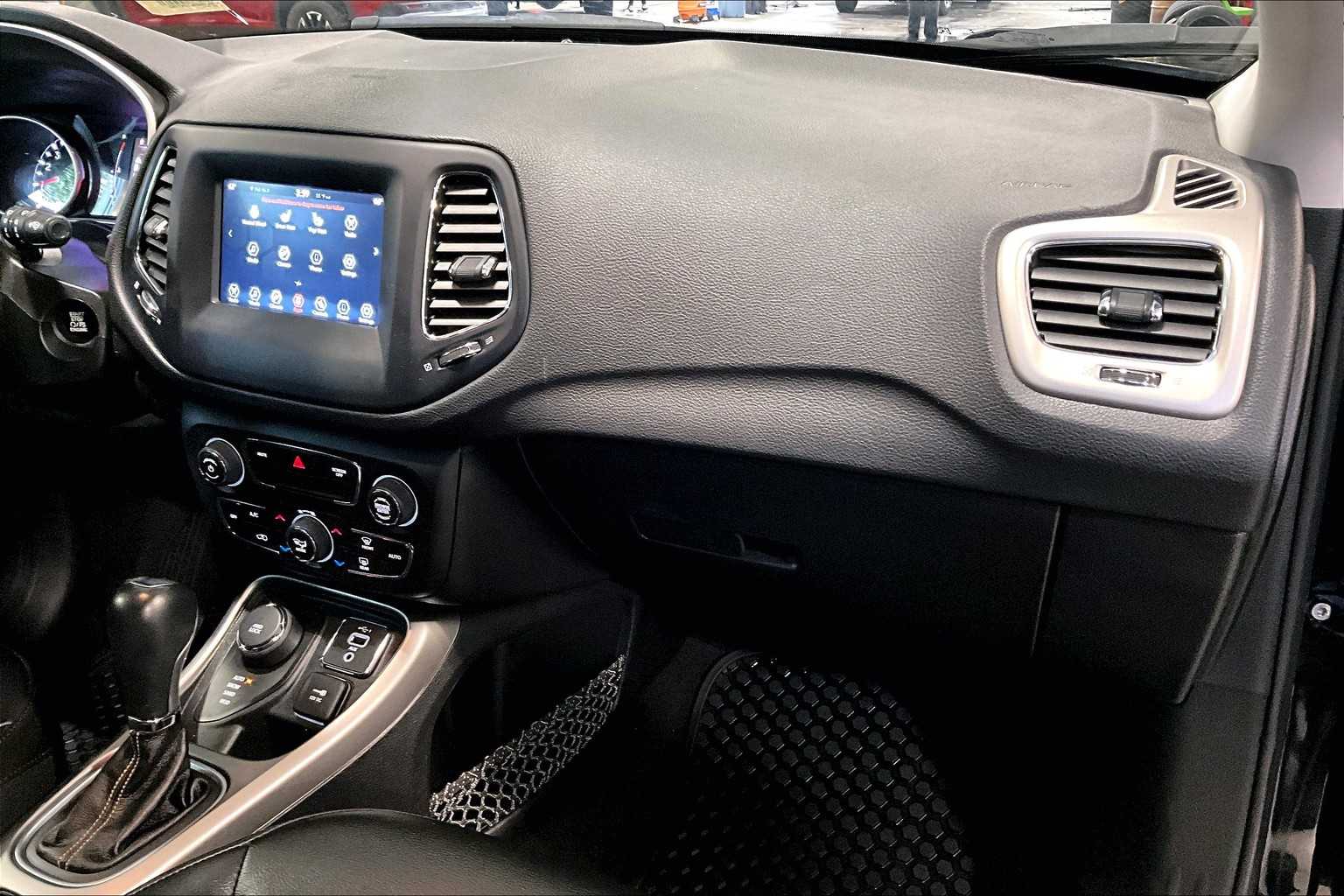 2020 Jeep Compass Latitude - Photo 13