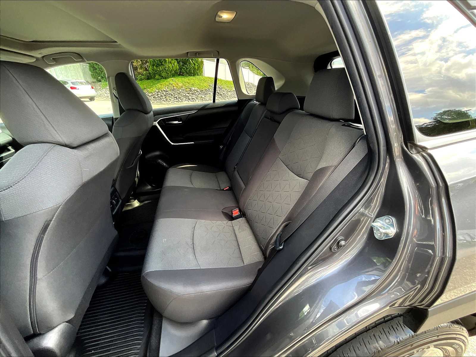 2023 Toyota RAV4 XLE - Photo 18