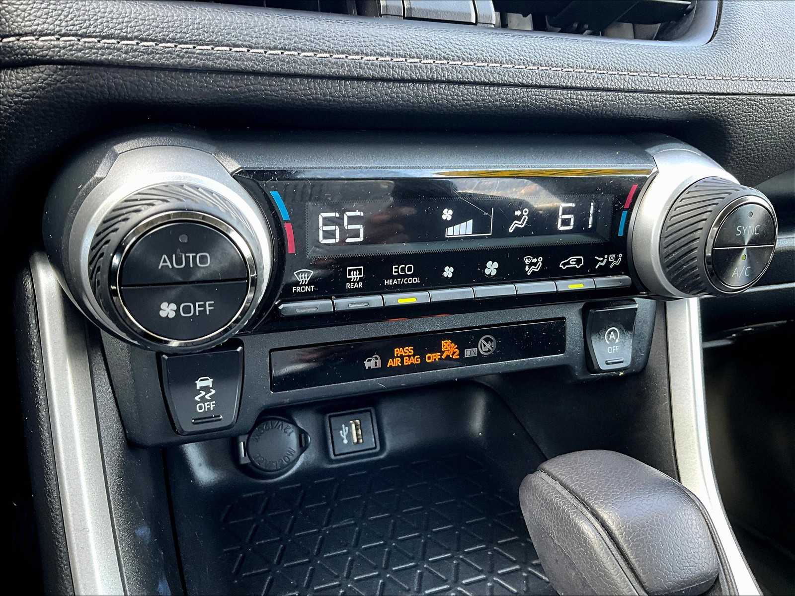 2023 Toyota RAV4 XLE - Photo 29