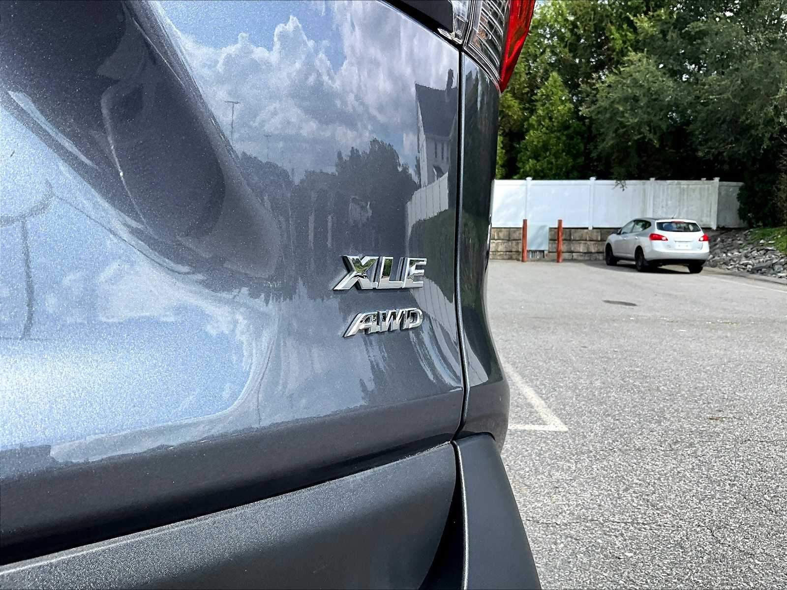 2023 Toyota RAV4 XLE - Photo 32