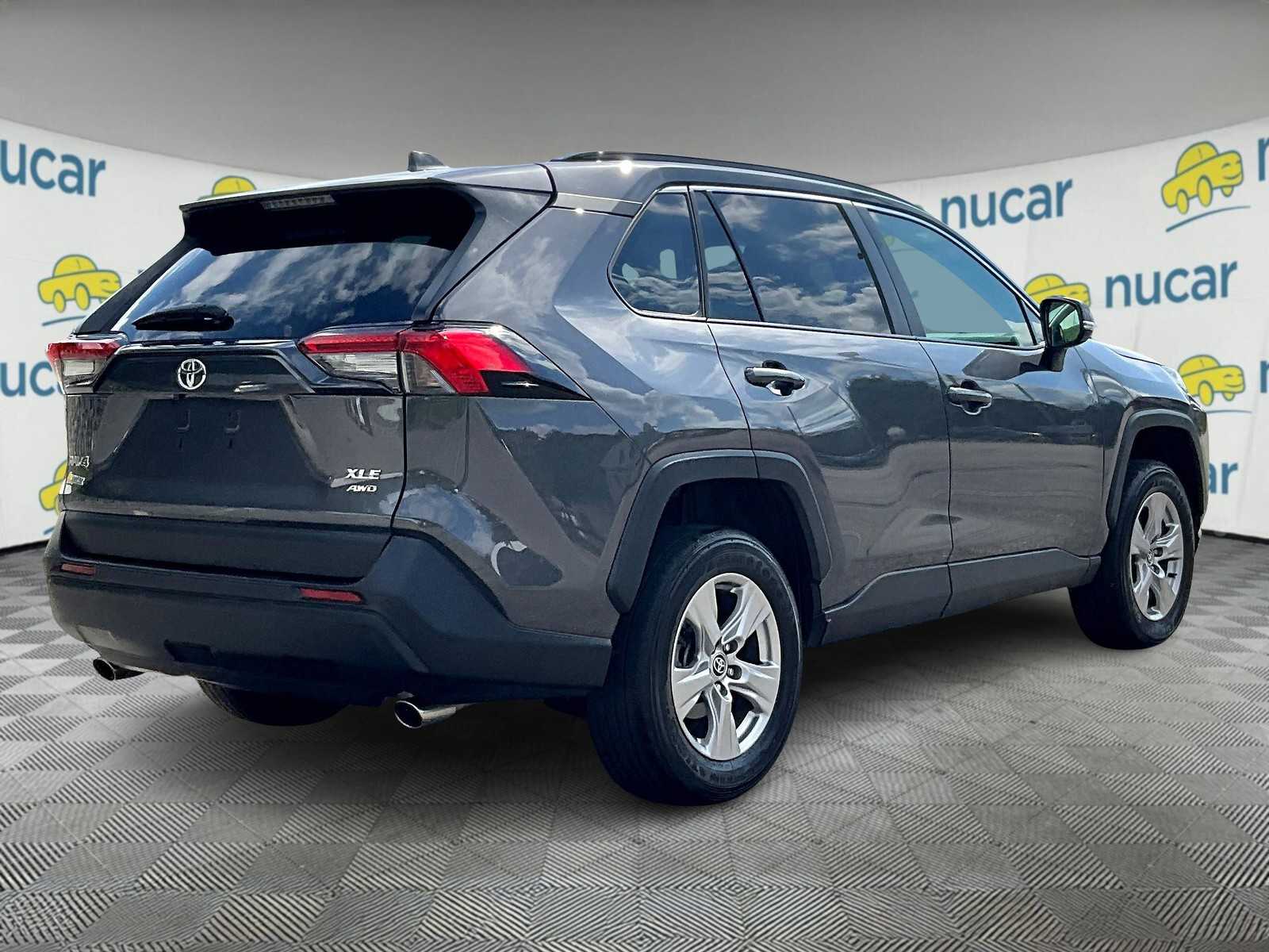 2023 Toyota RAV4 XLE - Photo 9