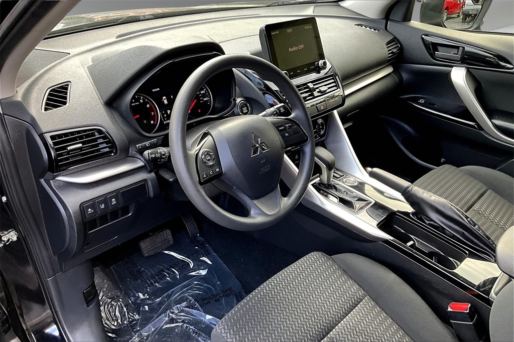 2024 Mitsubishi Eclipse Cross LE - Photo 13