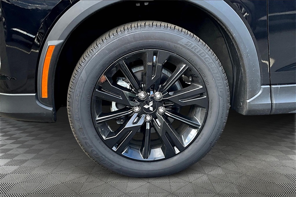 2024 Mitsubishi Eclipse Cross LE - Photo 28
