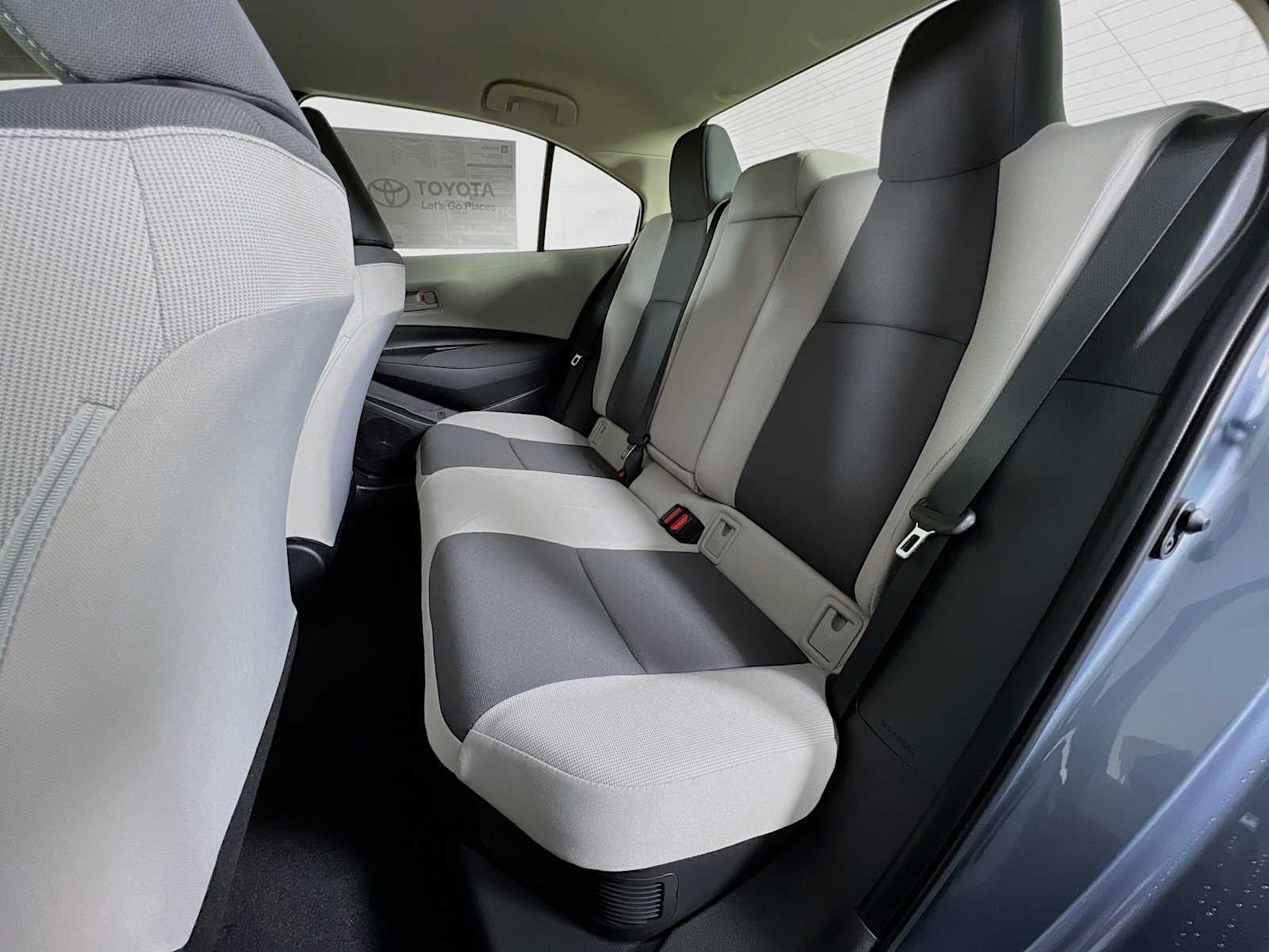 2025 Toyota Corolla Hybrid LE - Photo 13