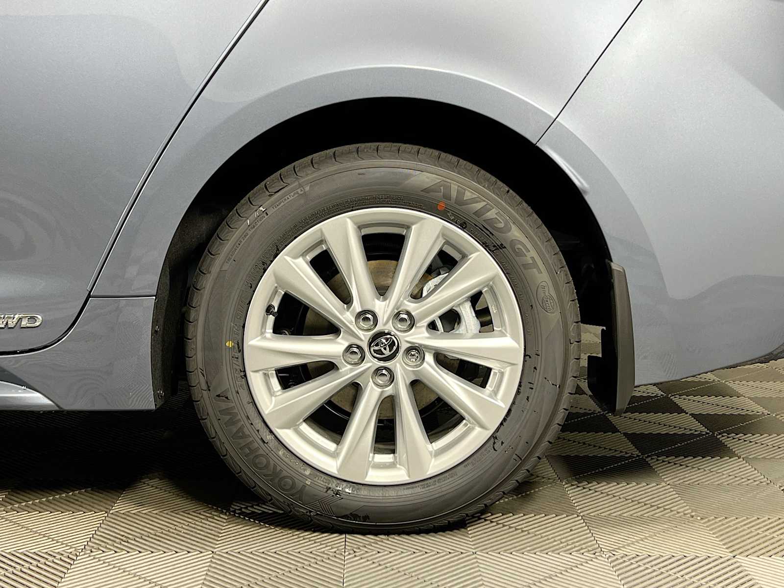 2025 Toyota Corolla Hybrid LE - Photo 18