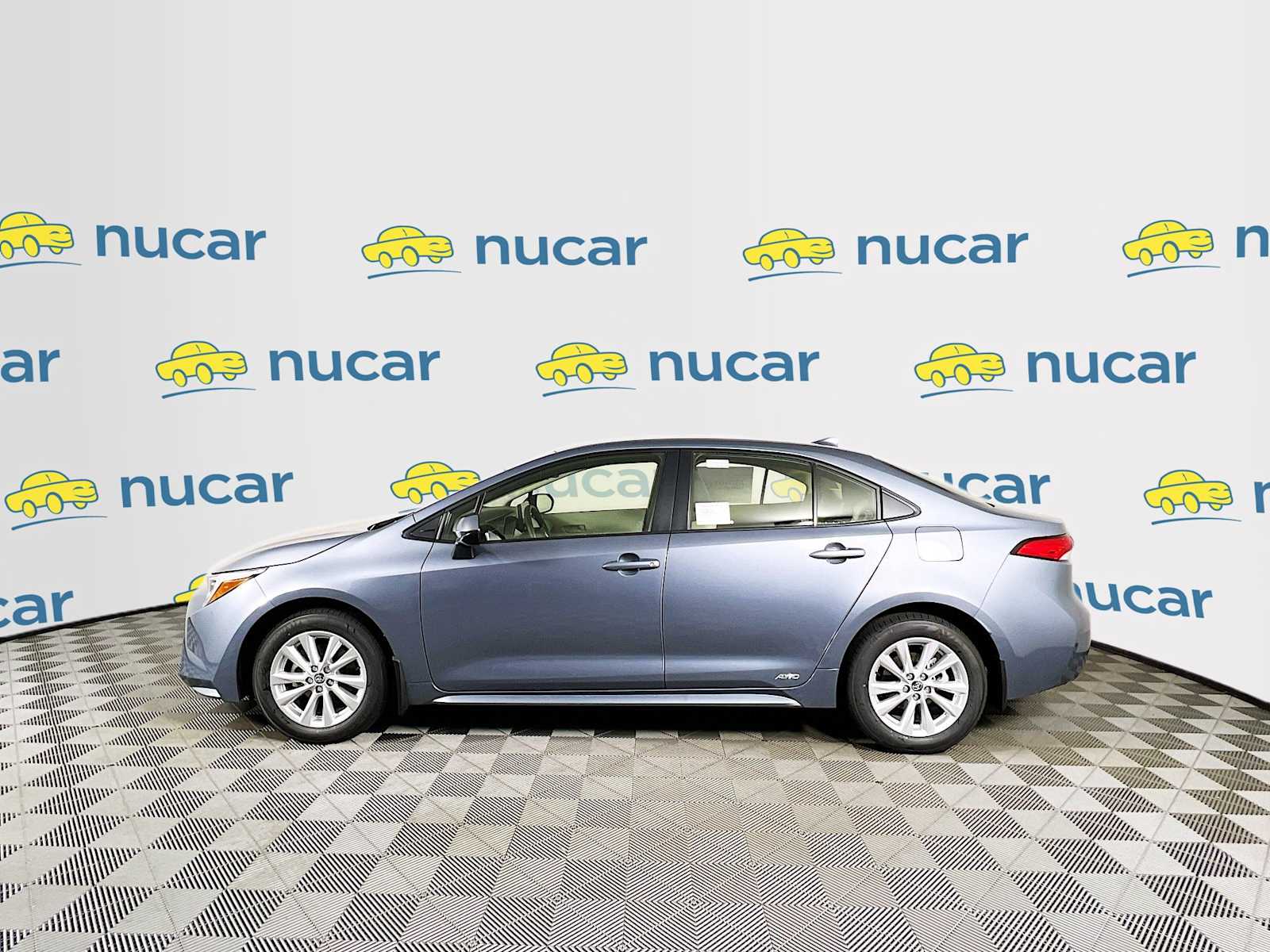 2025 Toyota Corolla Hybrid LE - Photo 3