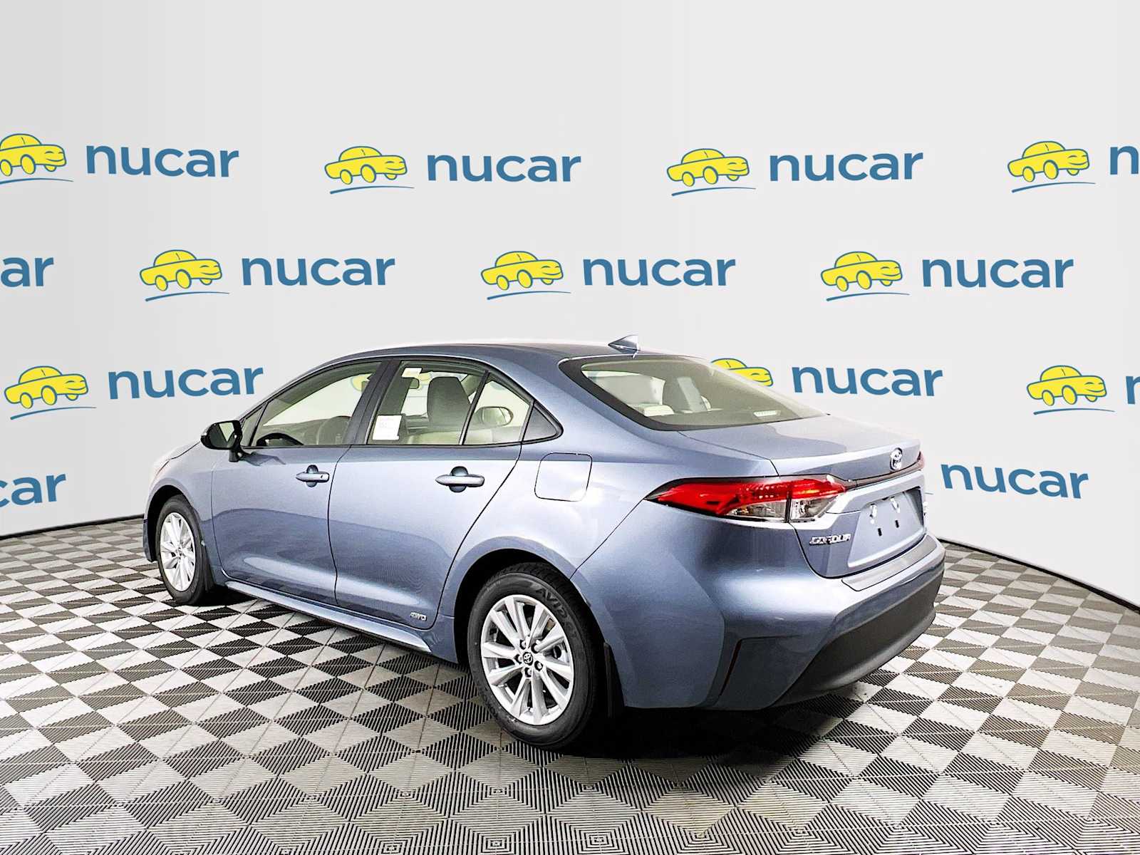 2025 Toyota Corolla Hybrid LE - Photo 4