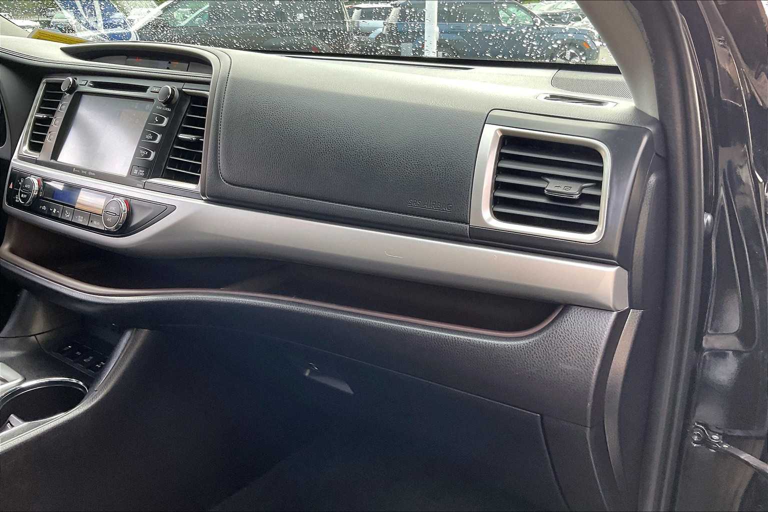 2019 Toyota Highlander XLE - Photo 13