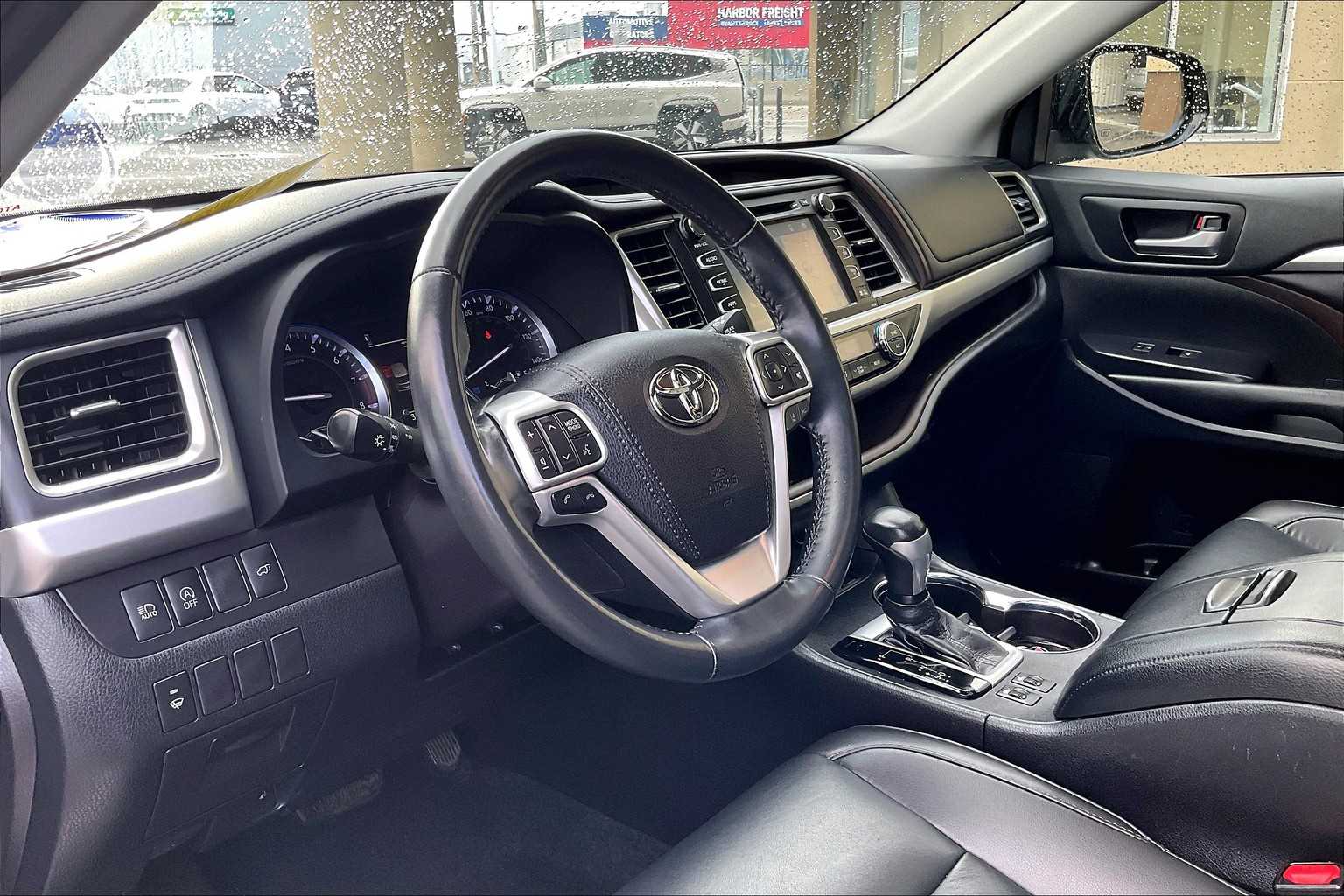 2019 Toyota Highlander XLE - Photo 8