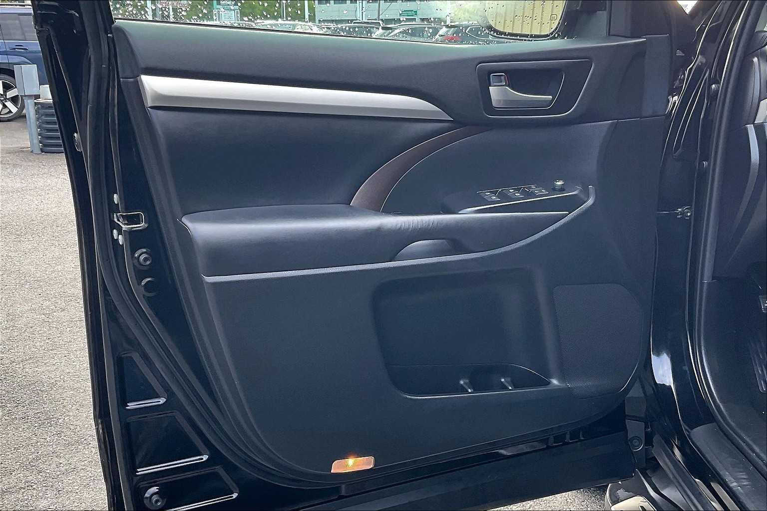 2019 Toyota Highlander XLE - Photo 9