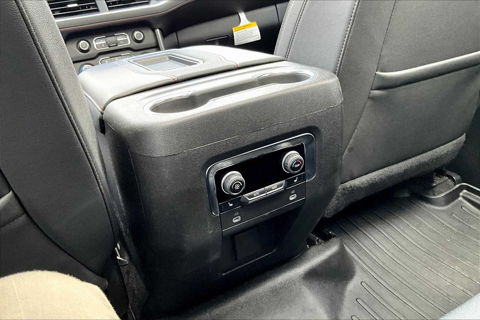 2023 Chevrolet Suburban RST - Photo 29