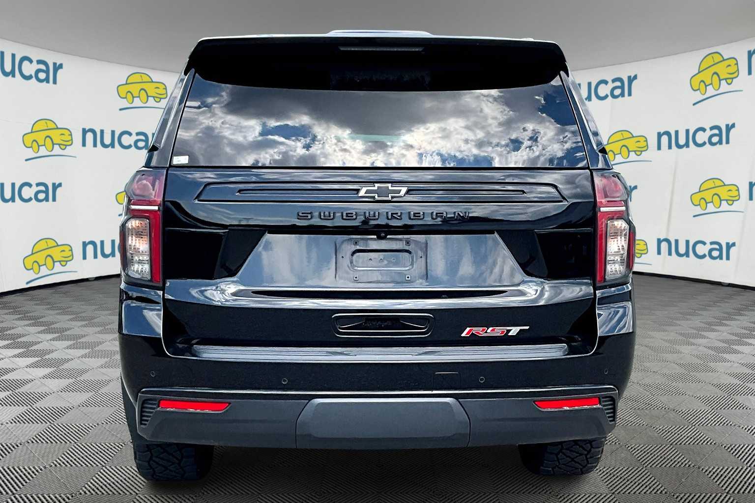 2023 Chevrolet Suburban RST - Photo 5
