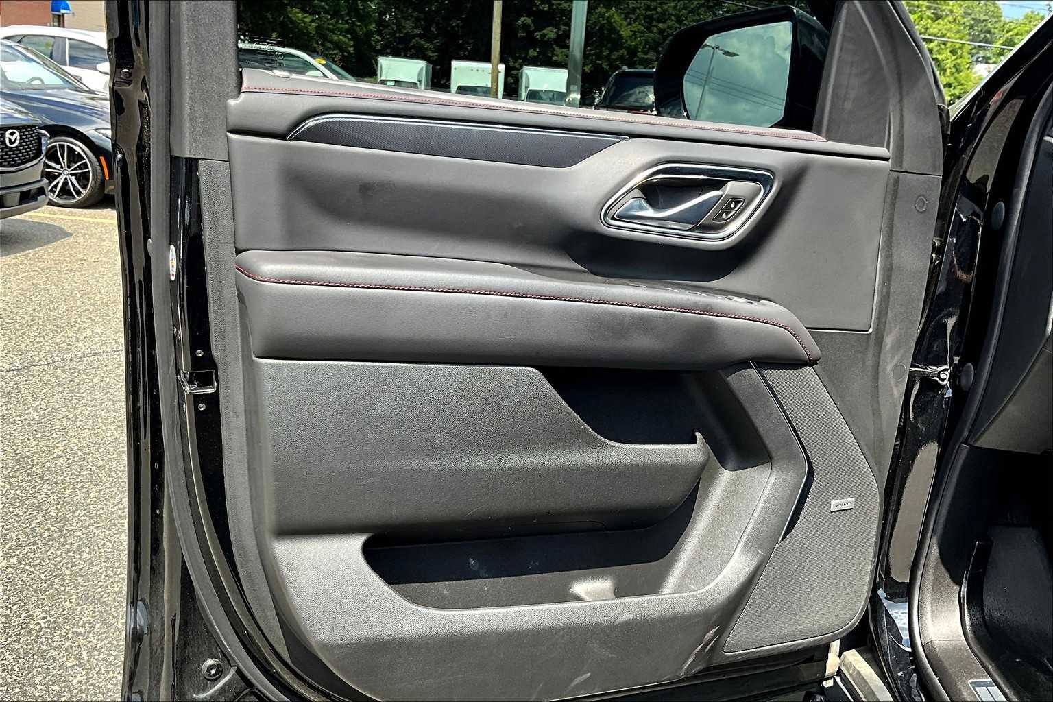 2023 Chevrolet Suburban RST - Photo 9