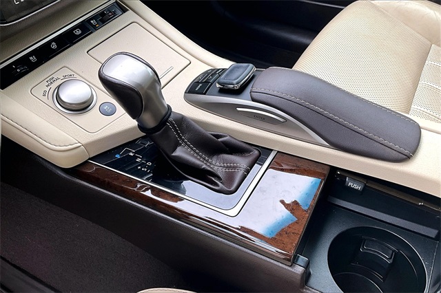 2017 Lexus ES 350 - Photo 15