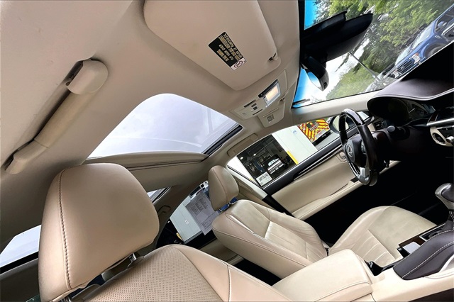 2017 Lexus ES 350 - Photo 18