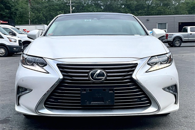 2017 Lexus ES 350 - Photo 2