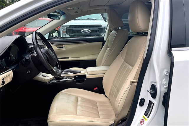 2017 Lexus ES 350 - Photo 21