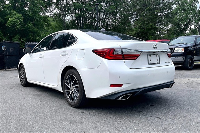 2017 Lexus ES 350 - Photo 6