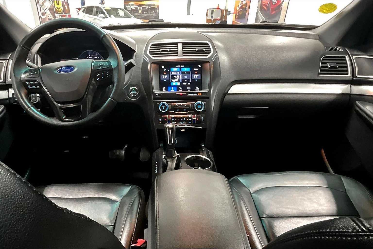 2017 Ford Explorer XLT - Photo 22