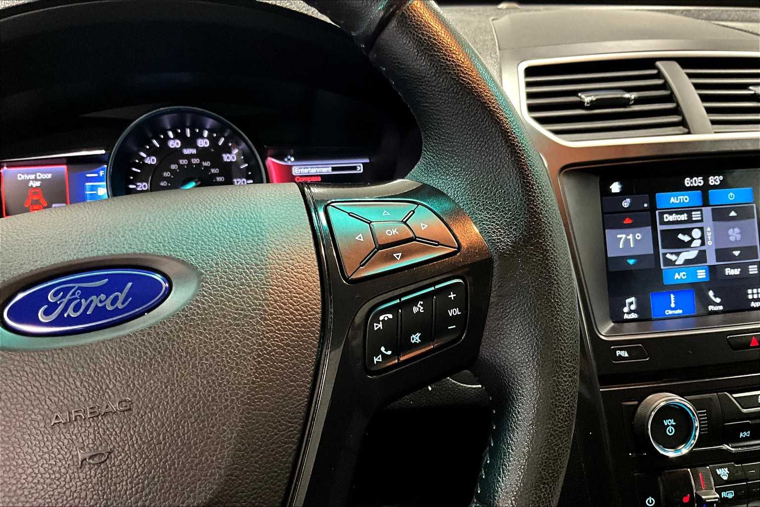 2017 Ford Explorer XLT - Photo 24