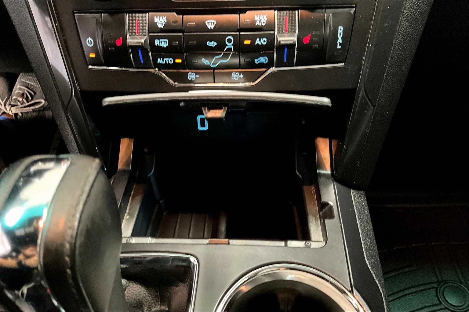2017 Ford Explorer XLT - Photo 26