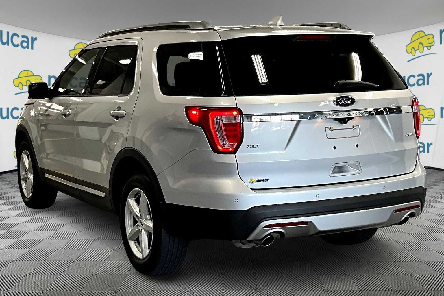 2017 Ford Explorer XLT - Photo 4