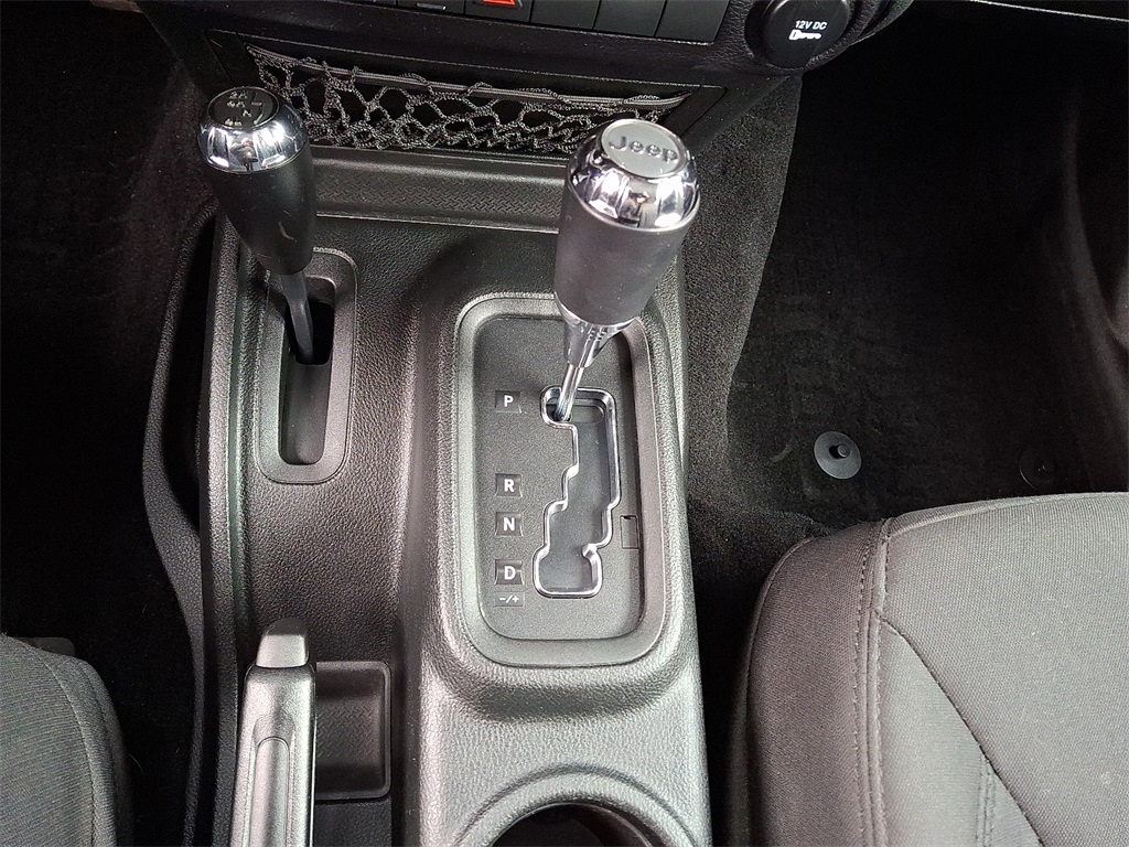 2018 Jeep Wrangler JK Willys Wheeler - Photo 15