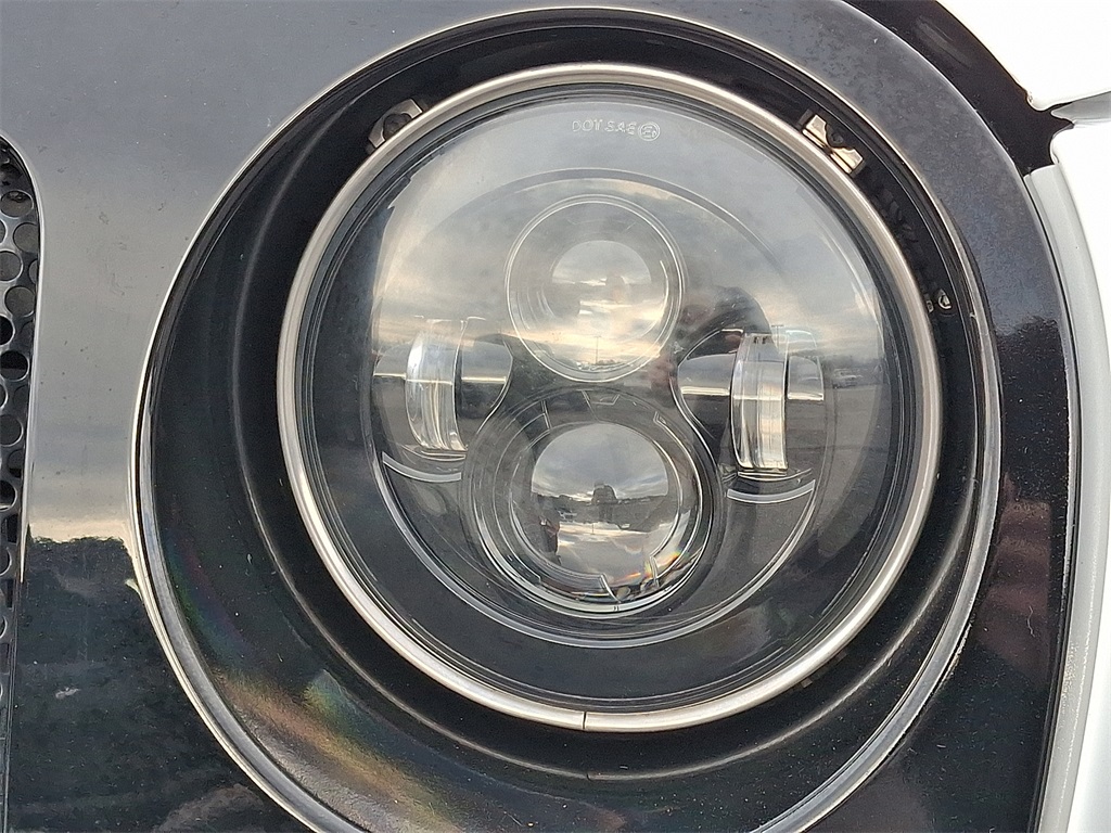 2018 Jeep Wrangler JK Willys Wheeler - Photo 10