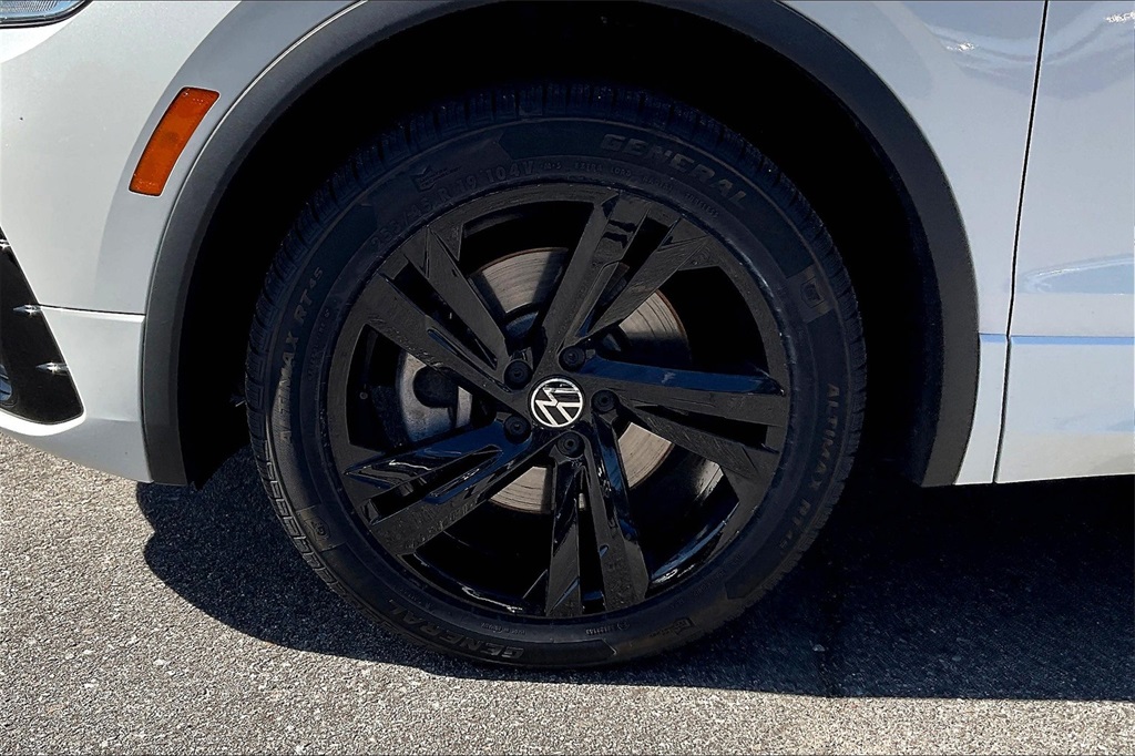 2023 Volkswagen Tiguan 2.0T SE R-Line Black - Photo 7