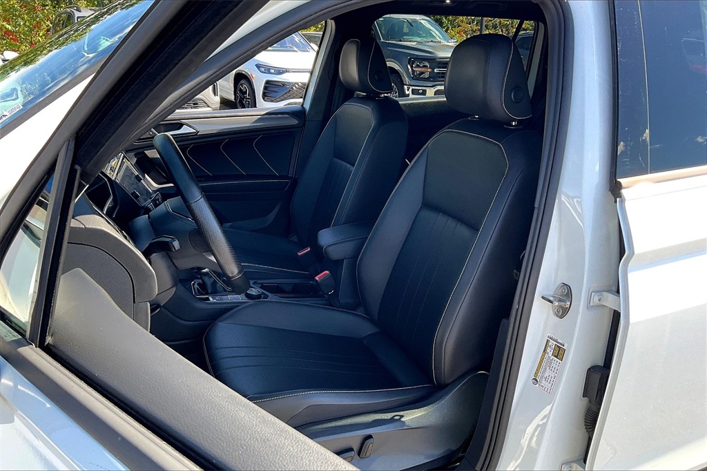 2023 Volkswagen Tiguan 2.0T SE R-Line Black - Photo 9