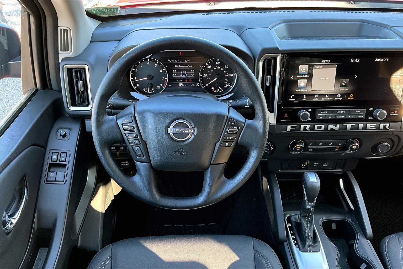 2025 Nissan Frontier SV - Photo 17