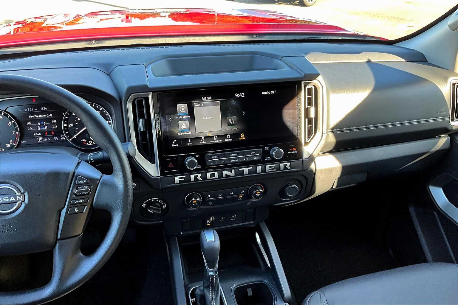 2025 Nissan Frontier SV - Photo 18