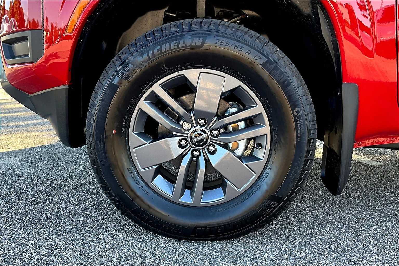 2025 Nissan Frontier SV - Photo 7