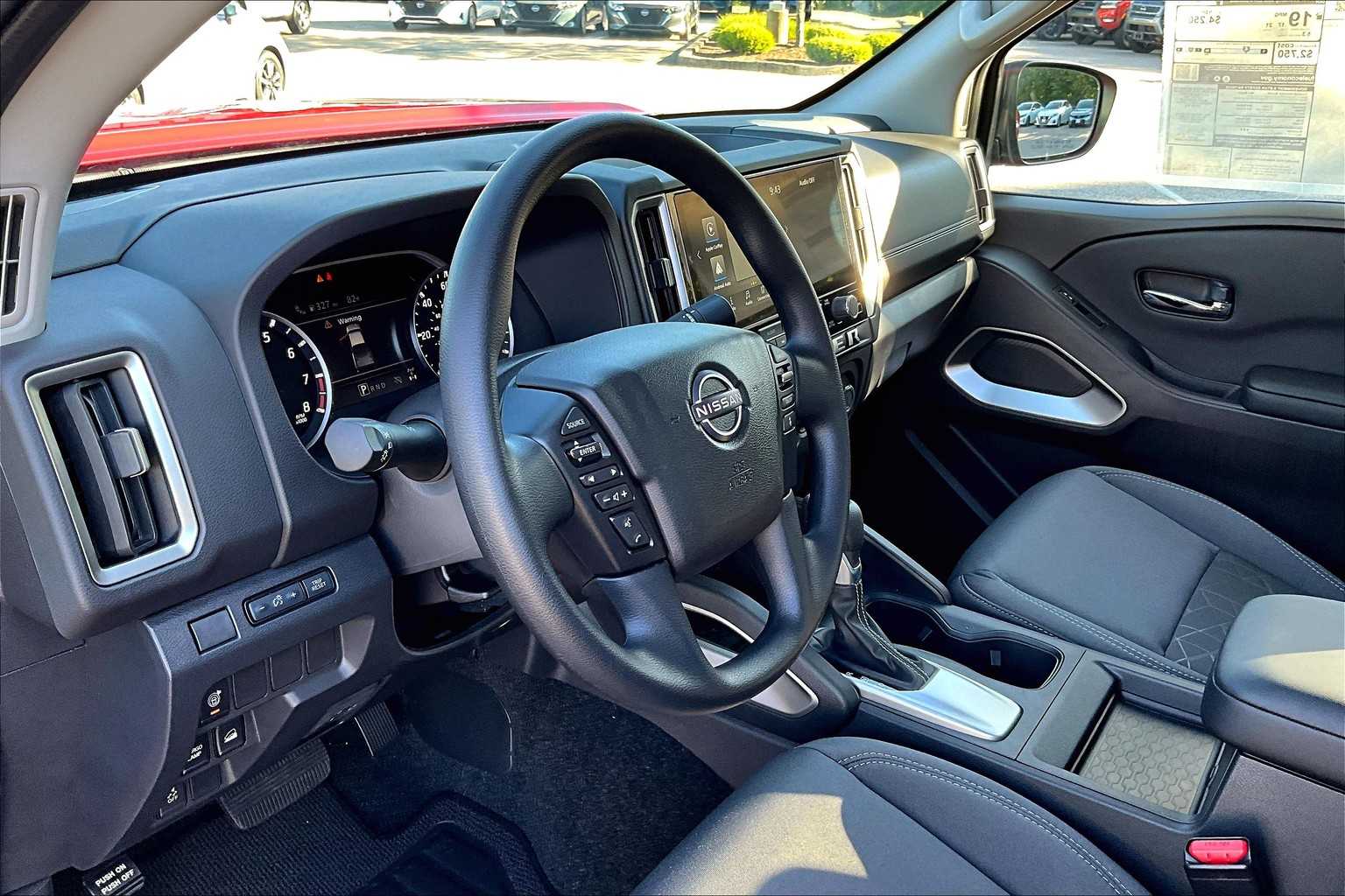 2025 Nissan Frontier SV - Photo 8