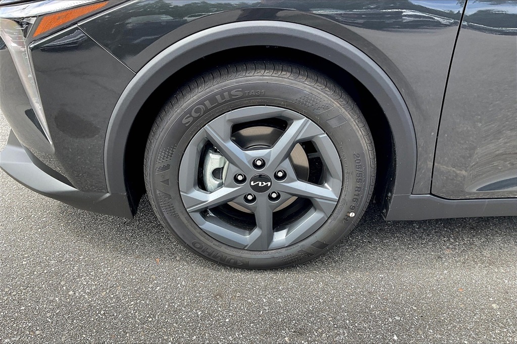 2025 Kia K4 LXS - Photo 8