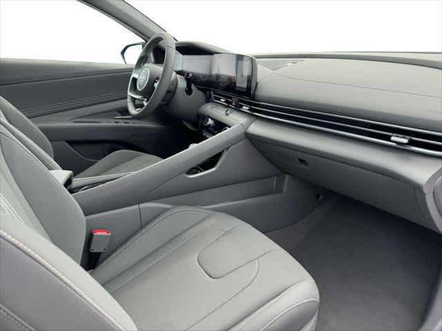 2025 Hyundai Elantra SEL Convenience - Photo 12