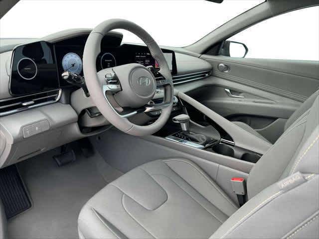 2025 Hyundai Elantra SEL Convenience - Photo 19