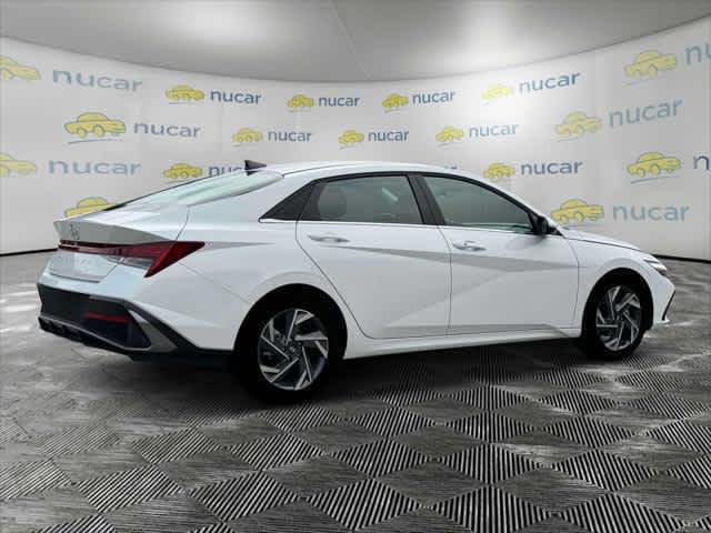 2025 Hyundai Elantra SEL Convenience - Photo 10