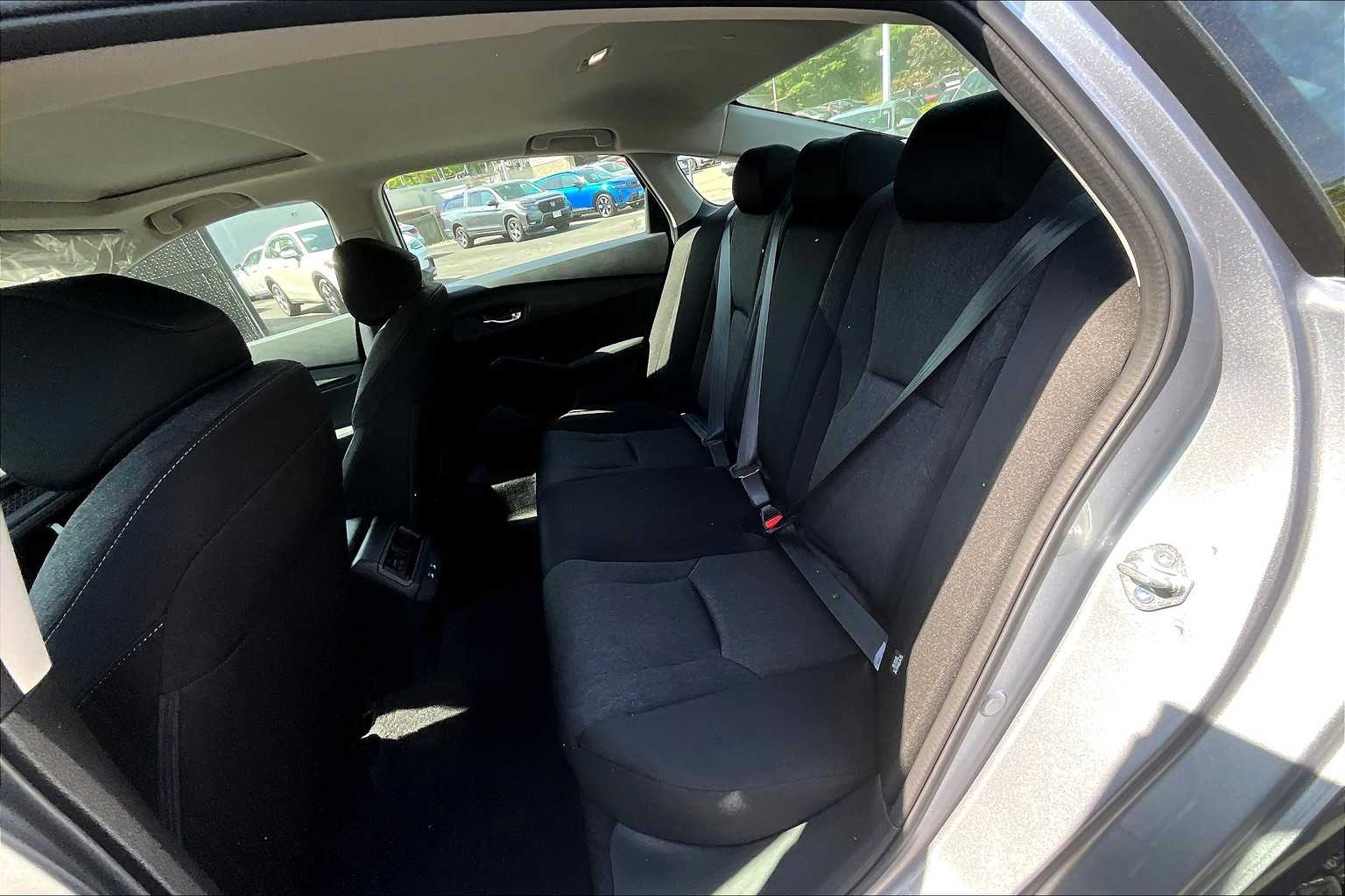 2025 Honda Accord SE - Photo 15